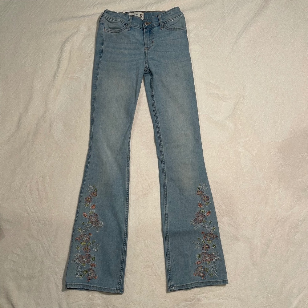 Abercrombie kids embroidered low rise boot jeans Size: 11/12 Long